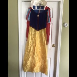 Disney Snow White Costume Size 12-14 (women’s XS)